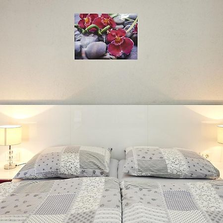 Apartments With A Parking Space Mavarstica, Ciovo - 17803 โตรกีร์ ห้อง รูปภาพ