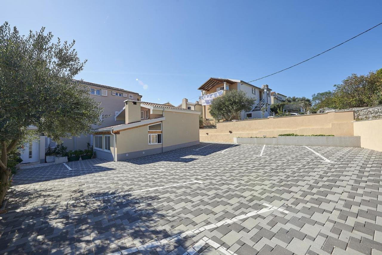 Apartments With A Parking Space Mavarstica, Ciovo - 17803 โตรกีร์ ภายนอก รูปภาพ