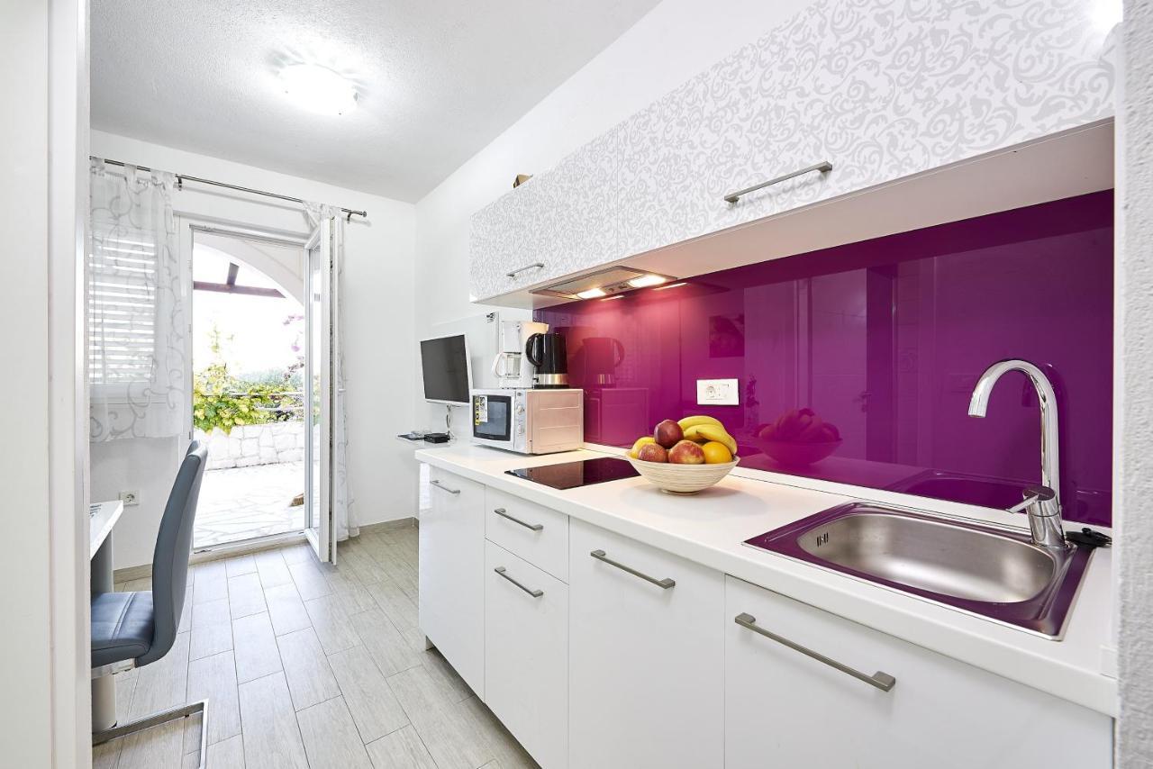 Apartments With A Parking Space Mavarstica, Ciovo - 17803 โตรกีร์ ภายนอก รูปภาพ