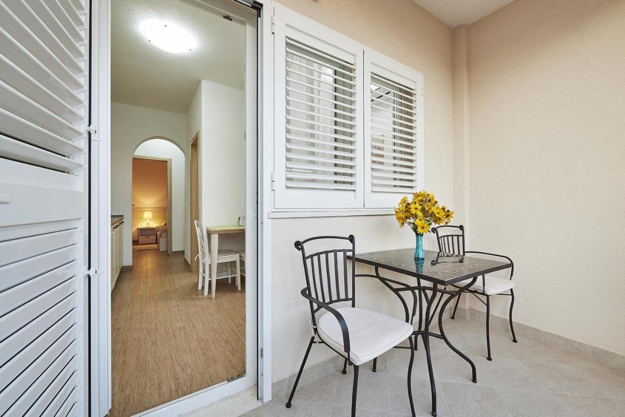 Apartments With A Parking Space Mavarstica, Ciovo - 17803 โตรกีร์ ภายนอก รูปภาพ