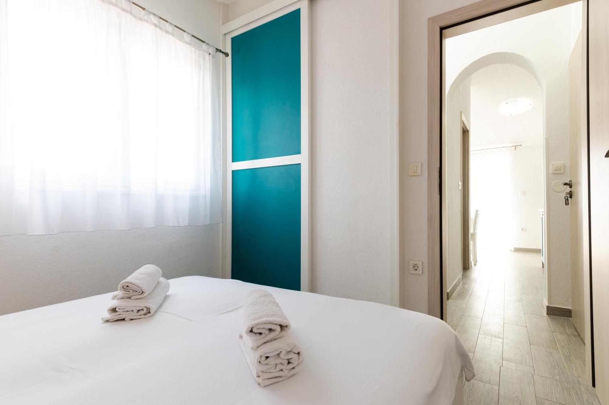 Apartments With A Parking Space Mavarstica, Ciovo - 17803 โตรกีร์ ห้อง รูปภาพ